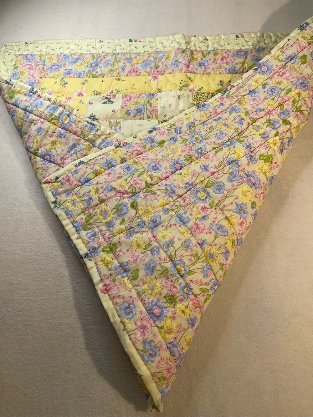 HANDCRAFTED Yellow Patchwork Floral Quilt - Soft Pastel Bedding  NEW 40x35 in.